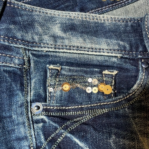 NWOT EXPRESS ZELDA SLIM FIT ULTRA LOW RISE BARELY BOOTCUT SIZE 2 JEANS - Picture 4 of 9